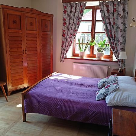 Agharta Bed & Breakfast คาชิเมียร์ซ ดอลนี ภายนอก รูปภาพ