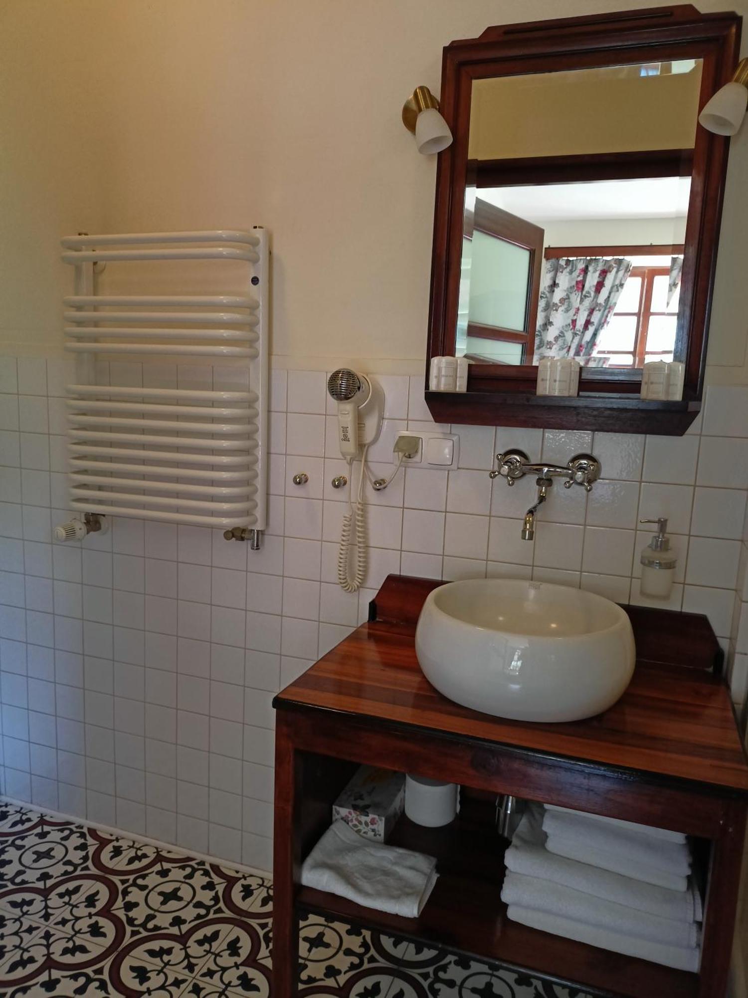 Agharta Bed & Breakfast คาชิเมียร์ซ ดอลนี ภายนอก รูปภาพ
