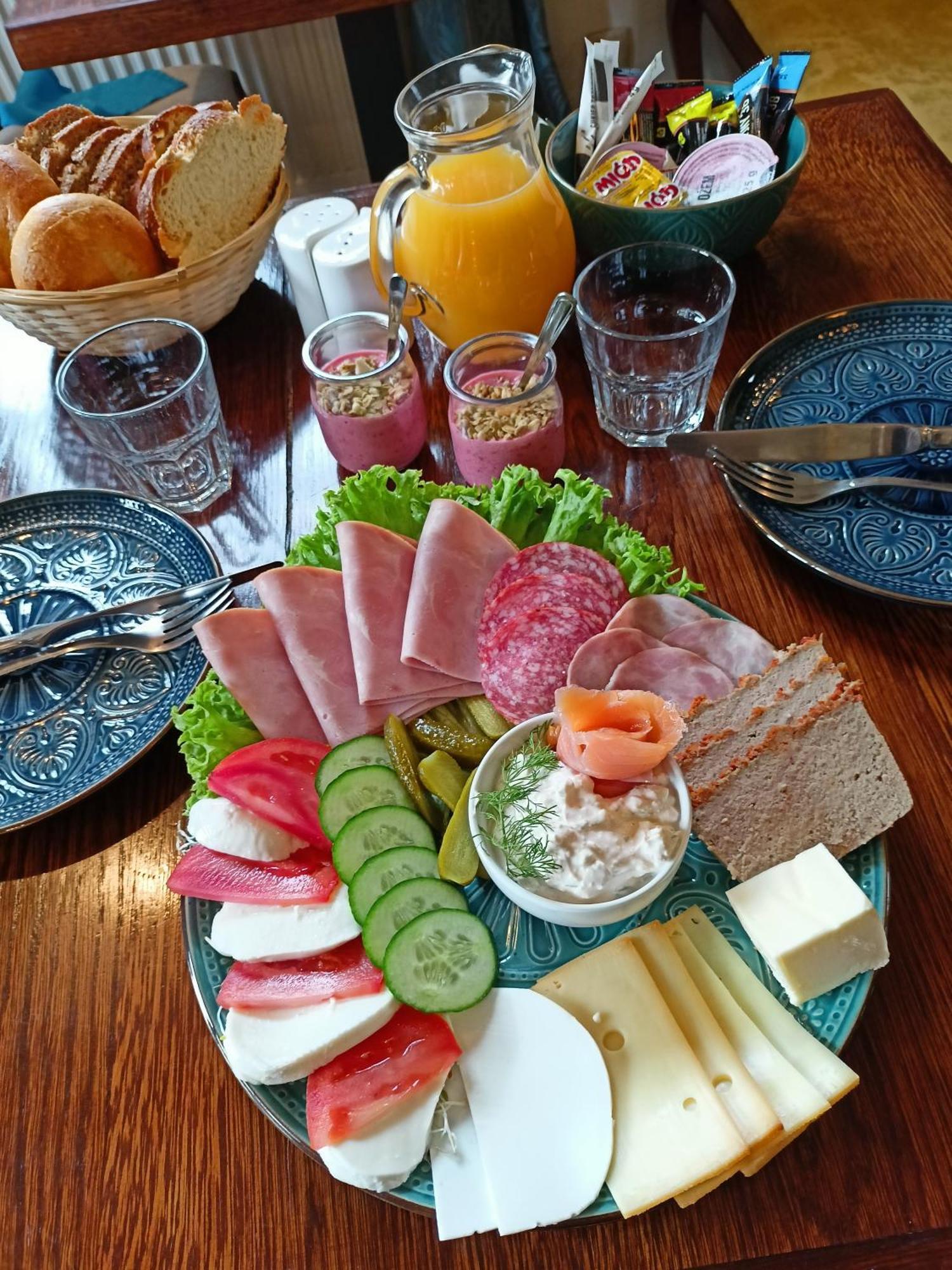 Agharta Bed & Breakfast คาชิเมียร์ซ ดอลนี ภายนอก รูปภาพ
