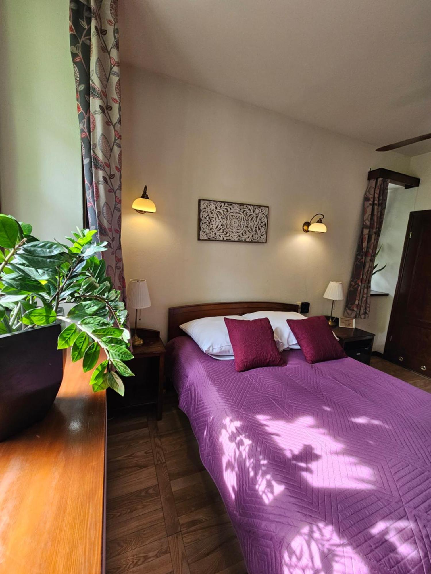 Agharta Bed & Breakfast คาชิเมียร์ซ ดอลนี ภายนอก รูปภาพ
