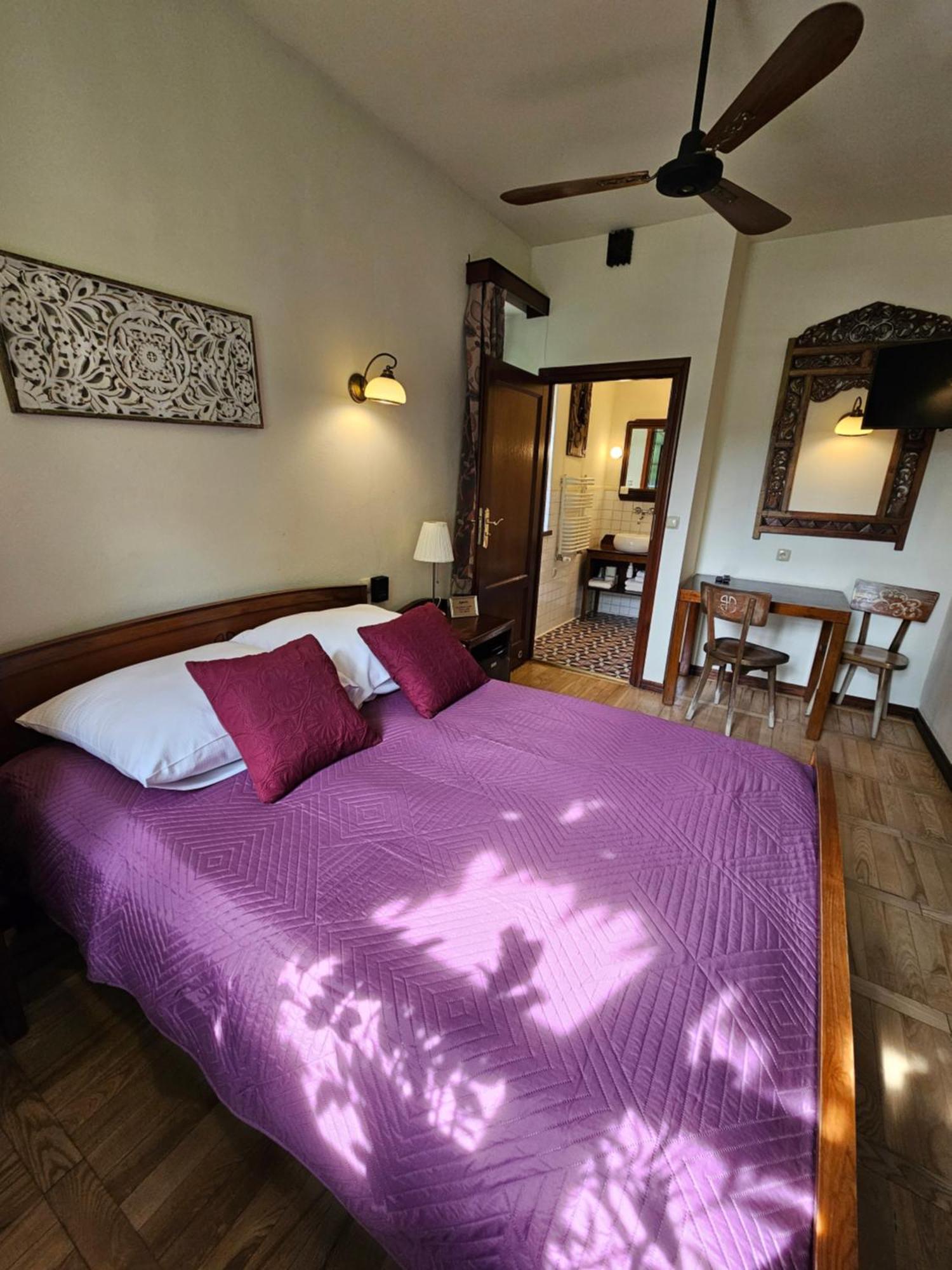 Agharta Bed & Breakfast คาชิเมียร์ซ ดอลนี ภายนอก รูปภาพ