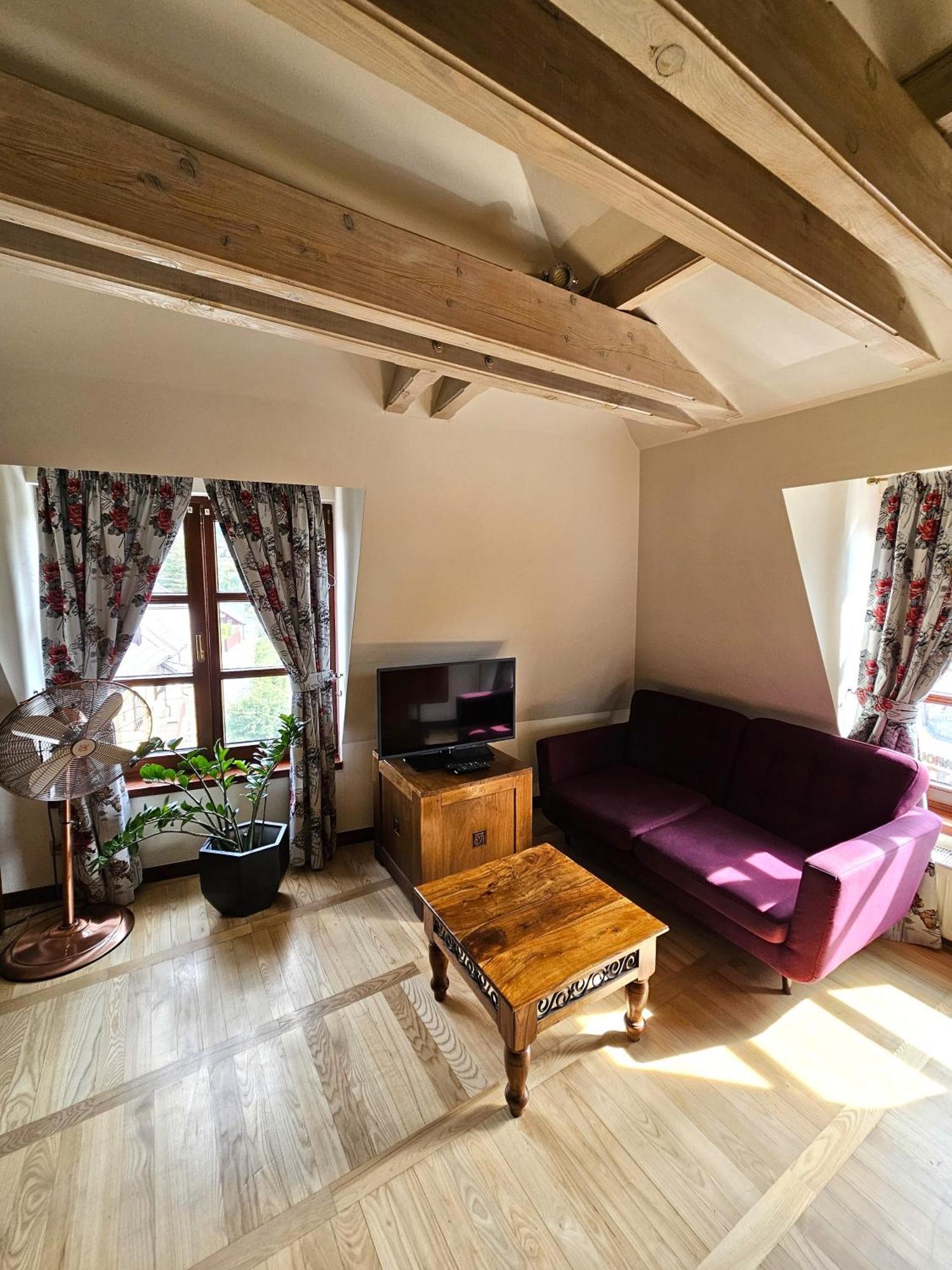 Agharta Bed & Breakfast คาชิเมียร์ซ ดอลนี ภายนอก รูปภาพ
