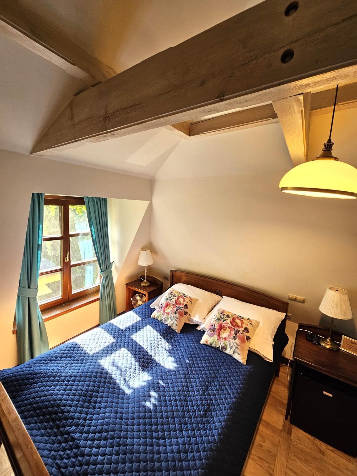 Agharta Bed & Breakfast คาชิเมียร์ซ ดอลนี ภายนอก รูปภาพ