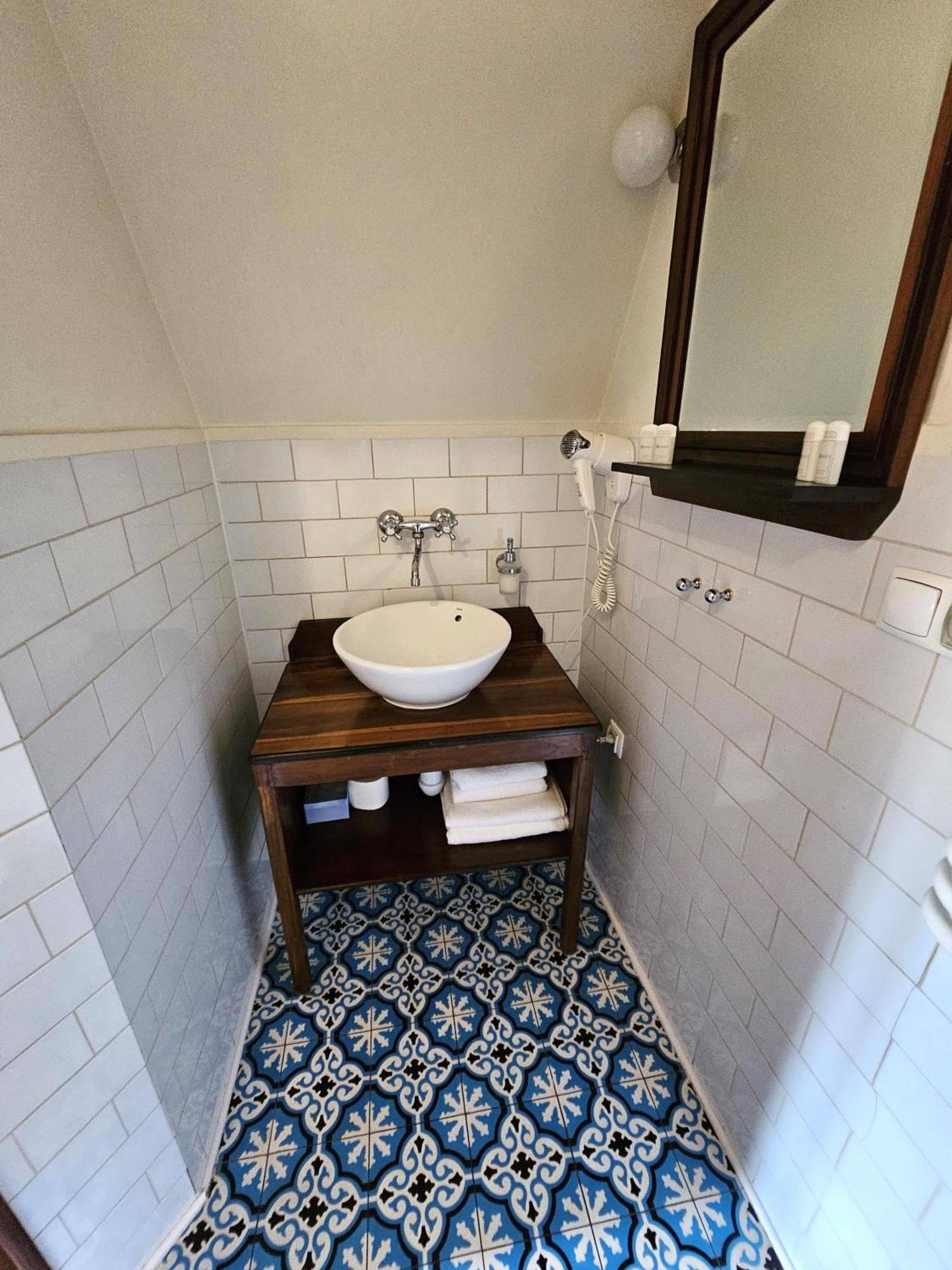 Agharta Bed & Breakfast คาชิเมียร์ซ ดอลนี ภายนอก รูปภาพ