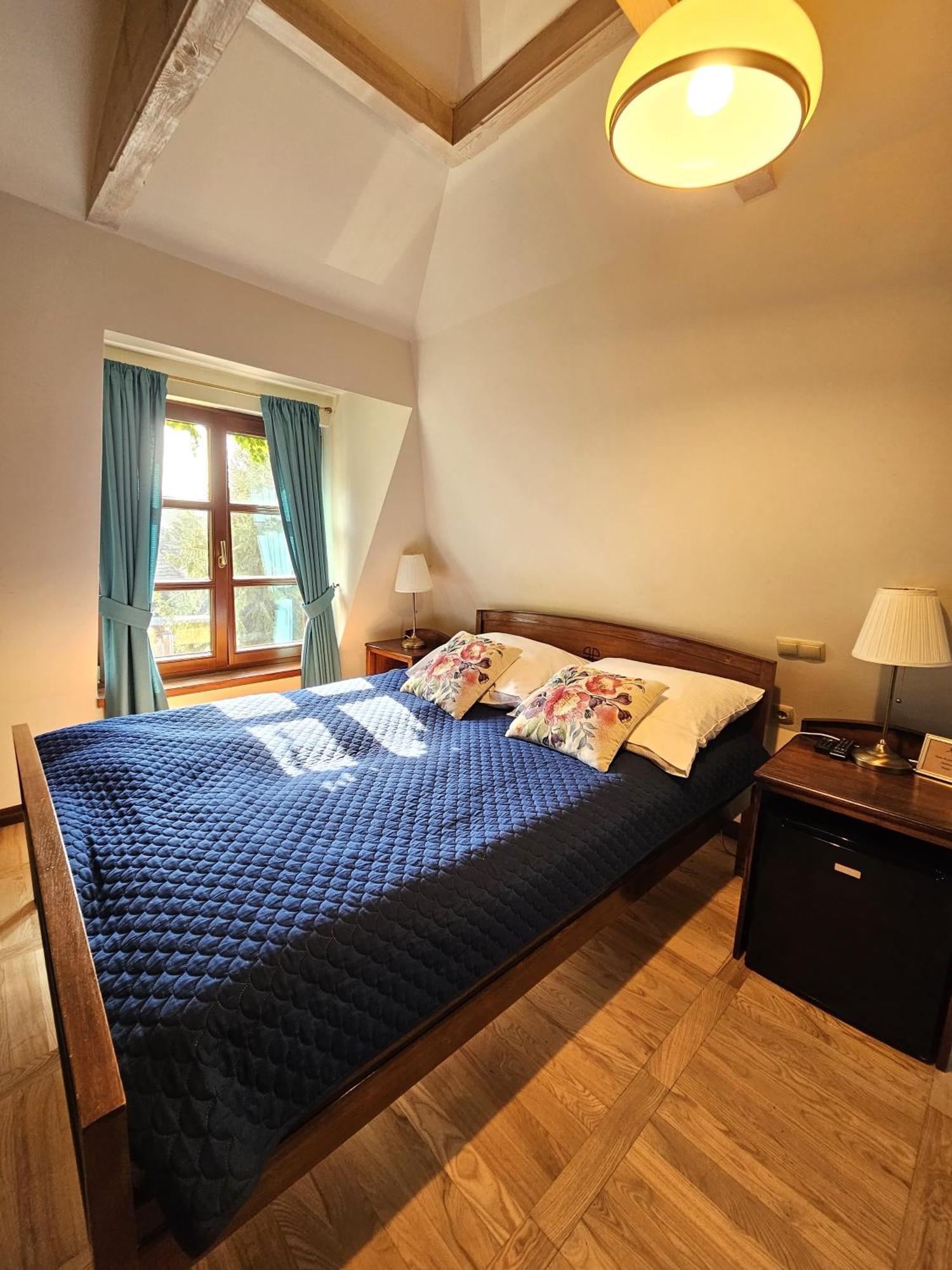Agharta Bed & Breakfast คาชิเมียร์ซ ดอลนี ภายนอก รูปภาพ